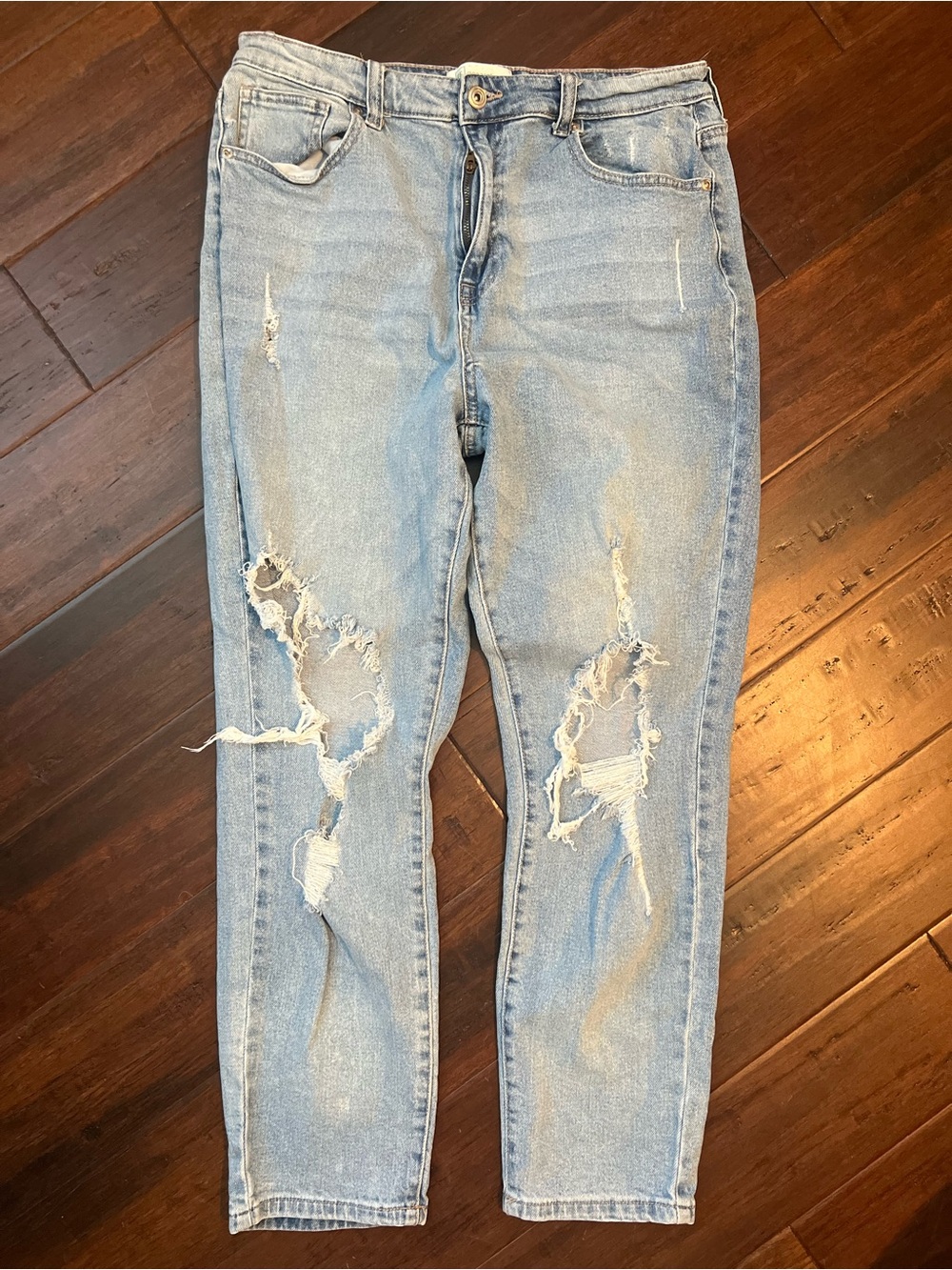 Light Wash Distressed Boyfriend Jeans for Women